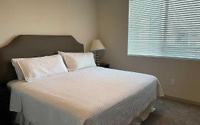 Stay Gia New Modern 1 Bedroom Apartment With Swimming Pool & Gym At Grayson Place
