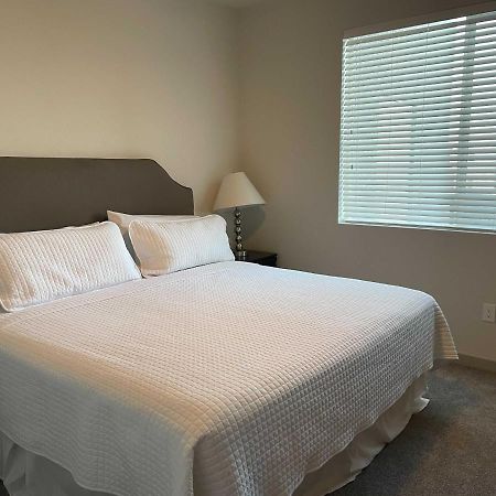 Stay Gia New Modern 1 Bedroom Apartment With Swimming Pool & Gym At Grayson Place Goodyear Exterior photo