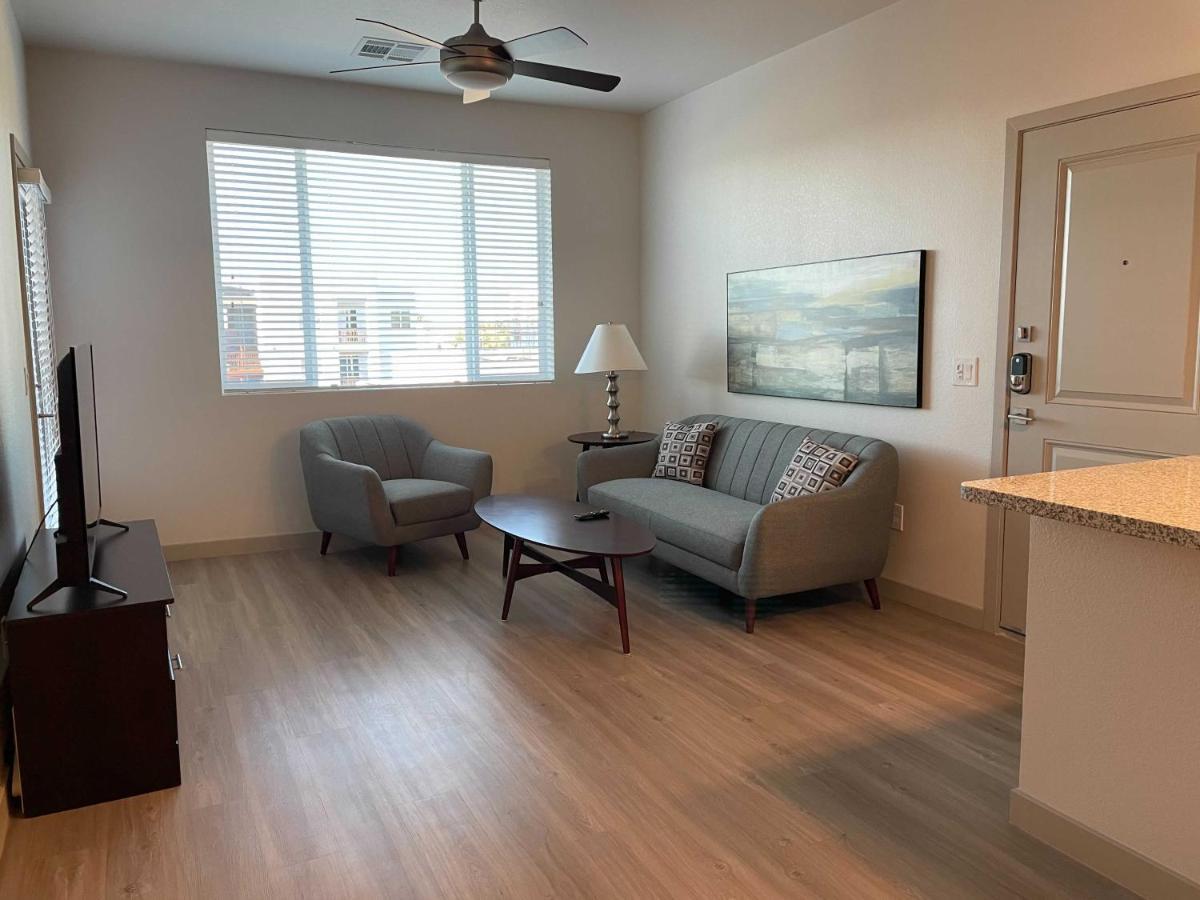 Stay Gia New Modern 1 Bedroom Apartment With Swimming Pool & Gym At Grayson Place Goodyear Exterior photo