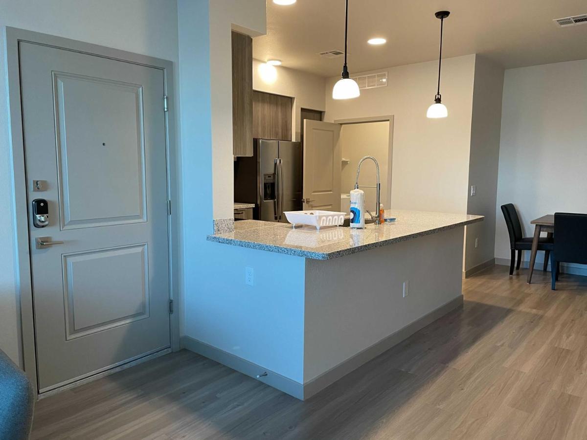 Stay Gia New Modern 1 Bedroom Apartment With Swimming Pool & Gym At Grayson Place Goodyear Exterior photo